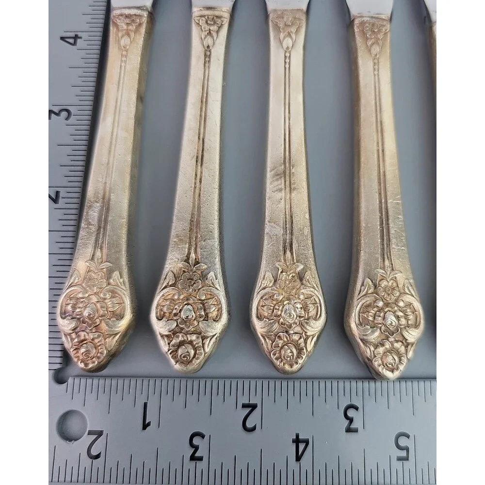 Oneida PLANTATION Silver Plate Dinner Knives 1881 Rogers Silverware 1948 Set